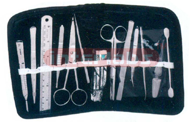 DISSECTING SET - Set in simple and economical wallet  type canvas pouch bag